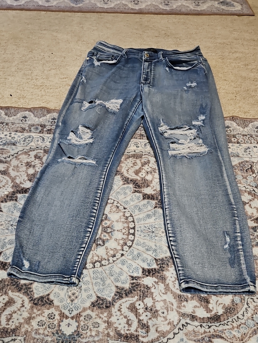 Judy Blue Medium Wash Distressed Boyfriend Jeans